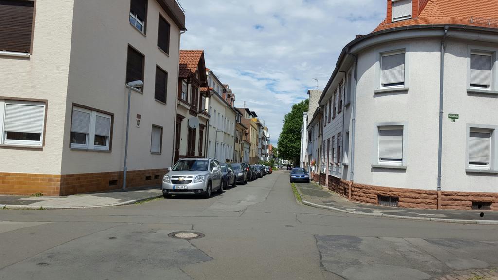Kansakar Hotel Kaiserslautern Exteriör bild